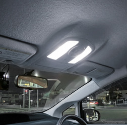 クラフトワークスの『プリウス』30系専用LEDルームランプ