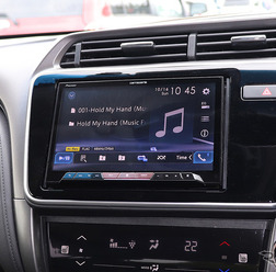 「市販メインユニット」を核にシステムが組まれたオーディオカーの一例（製作ショップ:カーファイ＜神奈川県＞）。