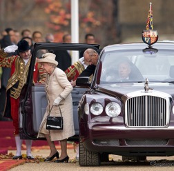 「英国王室とベントレー」展