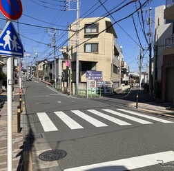 ガードレールが変！ 東京都練馬区小竹1丁目