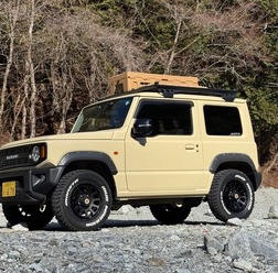 スズキ・ジムニーにMONSTA TYRES MUD WARRIOR装着