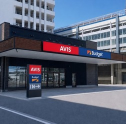 エイビス バジェット・レンタカー　博多駅中央店