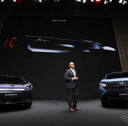 新型スカイラインを予告した日産自動車イヴァン・エスピノーサ社長(写真は4月14日、長期ビジョン発表会)