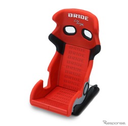 ブリッドのシート型スマホスタンドに限定カラー「シルバーシェル レッドロゴ」登場