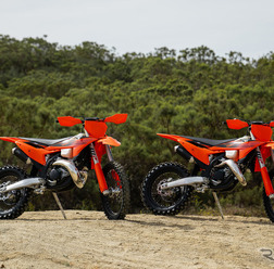 KTM 2027年型『XC/XC-F』シリーズ6モデルを発売