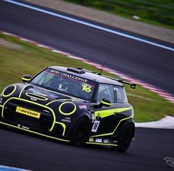 MINI Racing MINI JCW