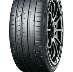 横浜ゴムの「ADVAN Sport V107」