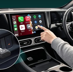 オットキャスト『ミニ・オーラ』、有線CarPlay・Android Autoをワイヤレス化するコンパクトアダプター発売