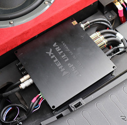 外付け「DSP」がシステムに組み込まれたオーディオカーの一例(製作ショップ:M.E.I.<広島県>)。