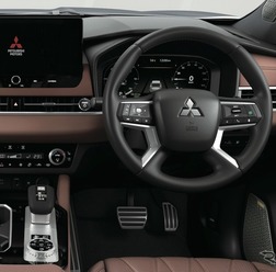 三菱 アウトランダーPHEV