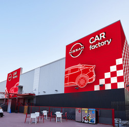 よみうりランドと日産がグッジョバ‼「CAR factory」をリニューアル