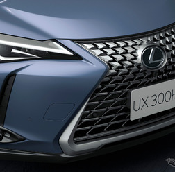 レクサスUX300hの「Shining Essence」