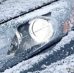 車両ヘッドライトの曲面に対し、剥がれを防止し平滑に貼れる(特許出願済み)