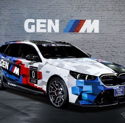 BMW『M5 M xDrive Touring』(Mパフォーマンス・パーツおよび特別ラッピング装備モデル)