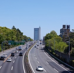 高速自動車国道に分類される東名高速