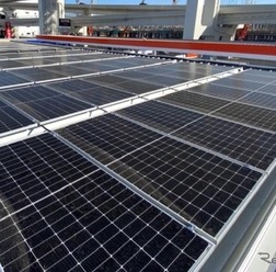 横浜港北インタートラックステーションに設置された太陽光発電