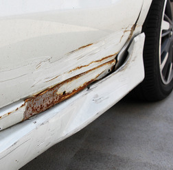 「自動車保険」が使えず待たされてサビが発生…進化するクルマの修理見積は、損害調査のプロでも間違えるほど難しい
