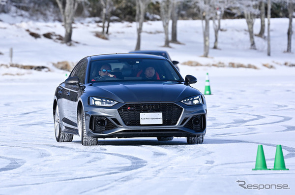 北海道の氷上をアウディで走れる「Audi Snow Park」