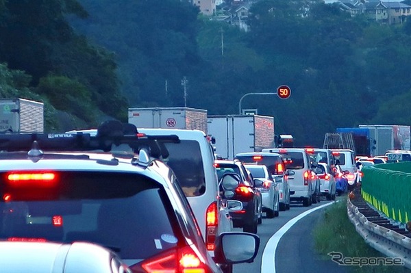 高速道路4社が、年末年始（12月27日～2025年1月5日）の渋滞予測を発表（写真はイメージ）