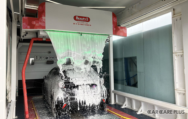第二期「洗車場ブーム」到来？…純水・トンネル型・エンタメ性・AI認証決済など進化する洗車場