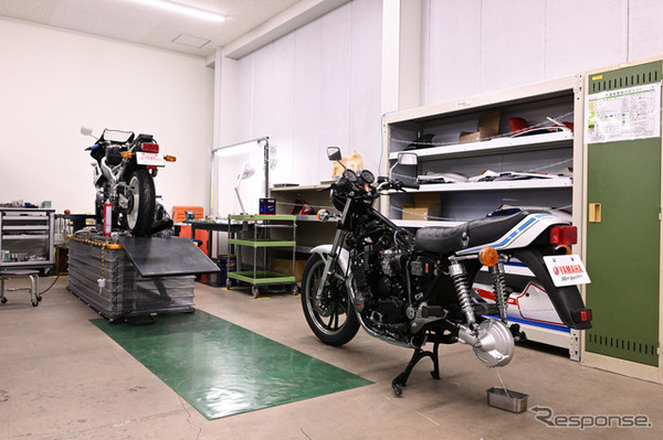ヤマハ発動機 豊岡技術センターでレストアされる車両