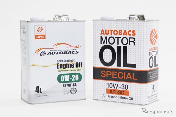AUTOBACS Engine Oil（左）と初代PBオイル（右）