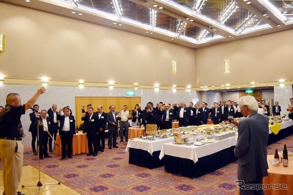活発な情報交流が行われた懇親会
