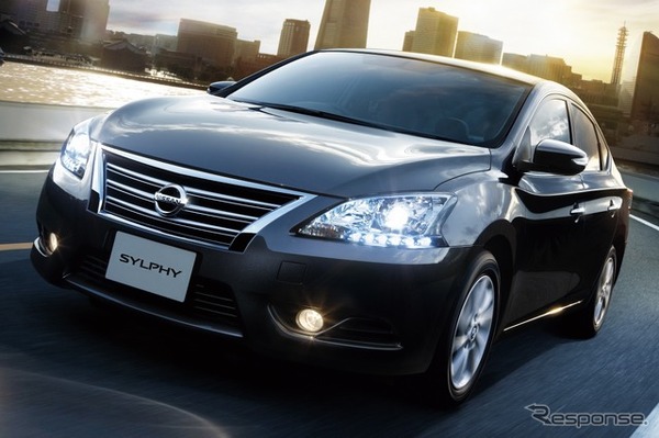 日産追浜工場：シルフィ（2012年）