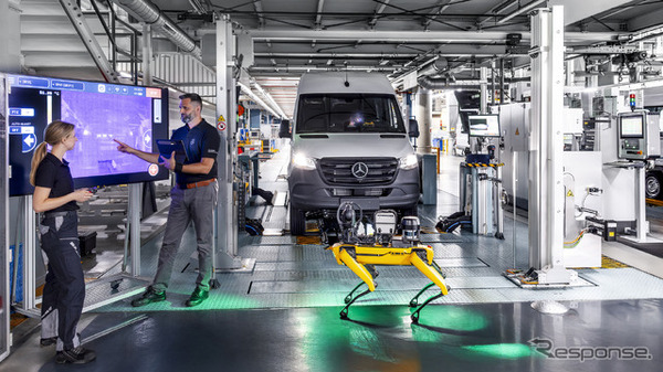 メルセデスベンツが独デュッセルドルフ工場にロボット犬「アリス」導入