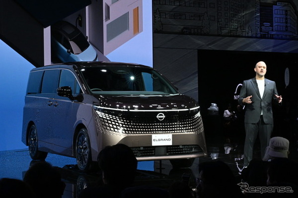日産自動車 イヴァン・エスピノーサ社長と新型エルグランド（ジャパンモビリティショー2025）