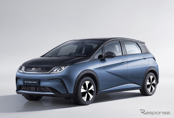 BYD ドルフィン。イオンでは200万円前後から購入できるようにするという。