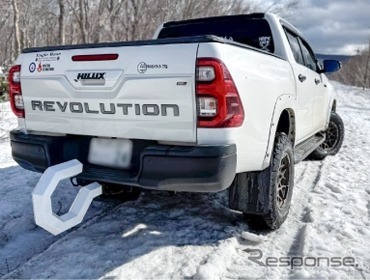 作品例(クルマの個性を引き立てるモンスターヒッチフック)