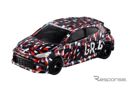 「トヨタ GR ヤリス カモフラージュバージョン」　