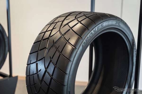 TOYO TIRES PROXES DRIVING PLEASURE