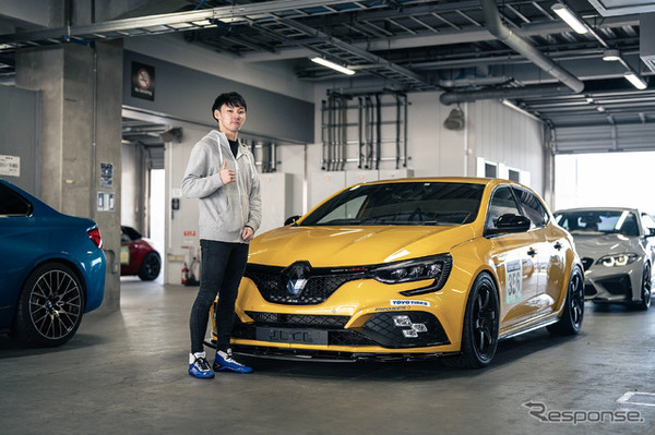 TOYO TIRES PROXES DRIVING PLEASURE