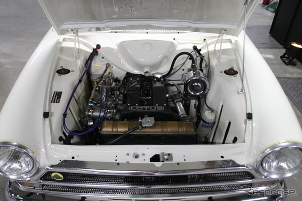 チームロータスのワークスカーのエンジンルーム