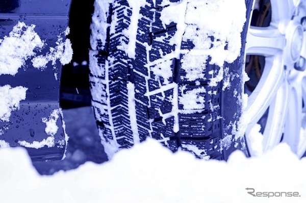 スタッドレスタイヤの例