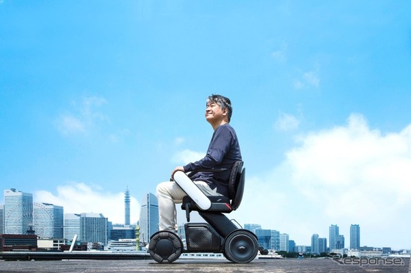 免許不要の近距離モビリティ「WHILL（ウィル）」