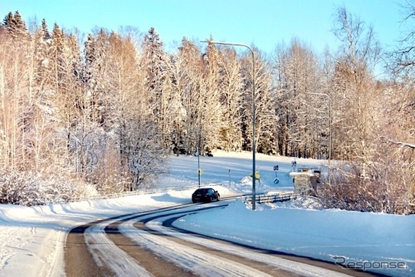 雪道での運転（イメージ）