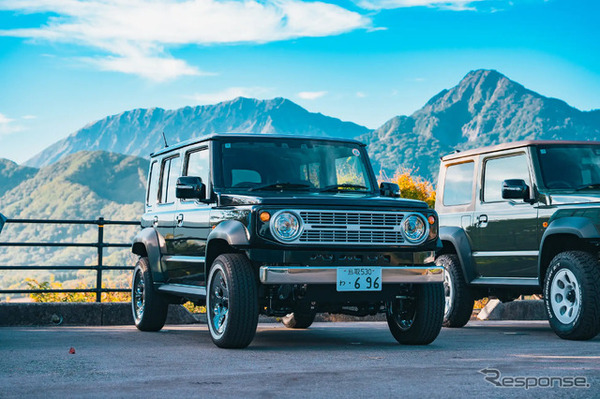 スズキ・ジムニーの「鈴ライトグリル」装着車