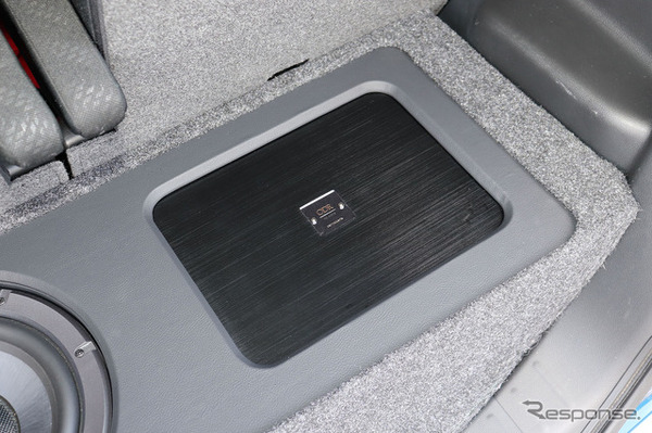 「外部パワーアンプ」が搭載されたオーディオカーの一例（製作ショップ：シティロード福山＜広島県＞）。