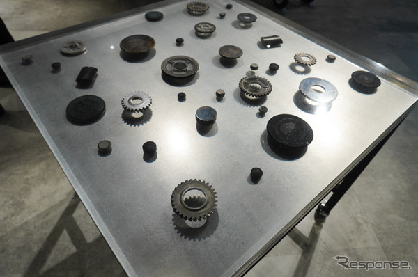 鍛造部品が封入された鍛造テーブル