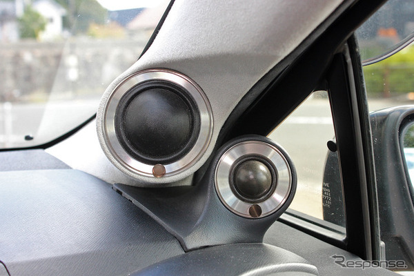 「カーオーディオ・プロショップ」にて製作されたオーディオカーの一例（製作ショップ：ウェイブトゥポート＜鳥取県＞）。