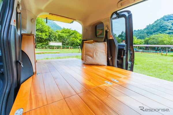 シエンタ専用車中泊キット「VANLIFE ROOMKIT」