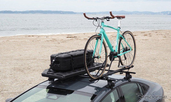 樹脂ブロー成形のルーフラック「INNOルーフボード」