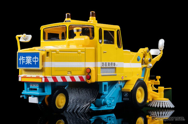 「トミカリミテッド ヴィンテージ」の「東急 SW2Z2 道路清掃車」