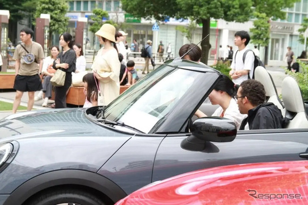 最新の輸入車を展示