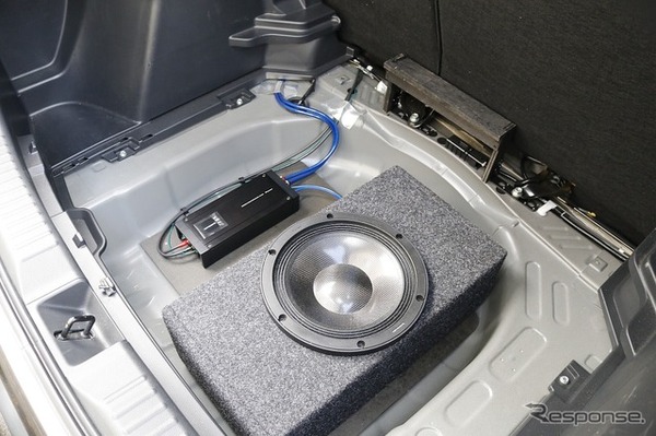 フロントステージの機器類はラゲッジには置かないのもこのクルマの特徴。シンプル仕様となったのはそのため。