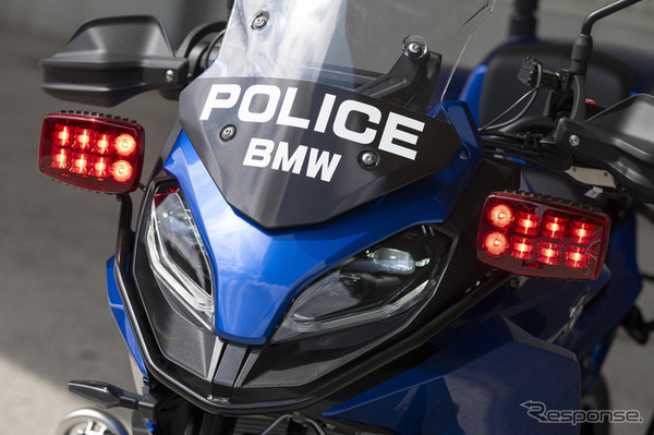 大阪府警察「スカイブルー隊」専用のパトロール・バイクに起用されるBMW『F 900 XR』