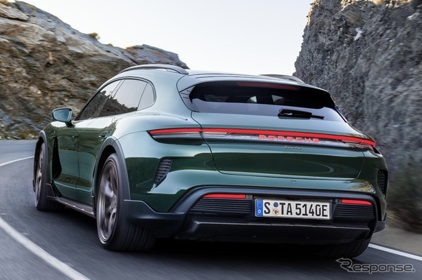 ポルシェ・タイカン・クロストゥーリスモ